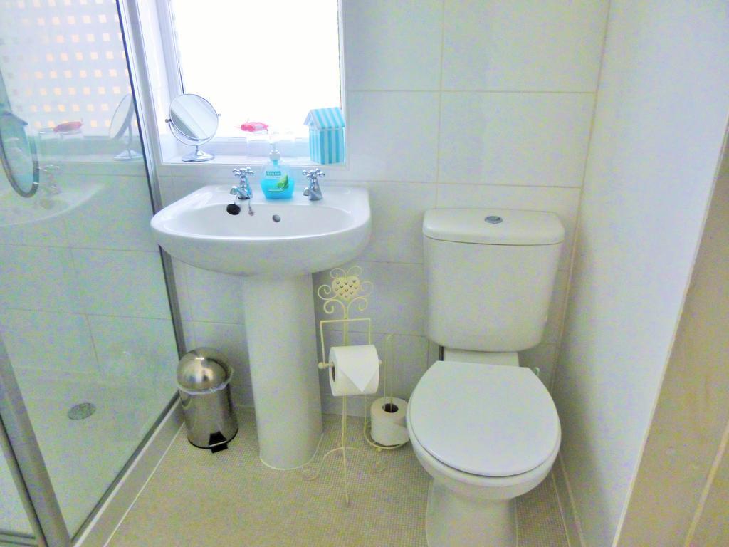Dunsandles Guesthouse Wallasey Esterno foto