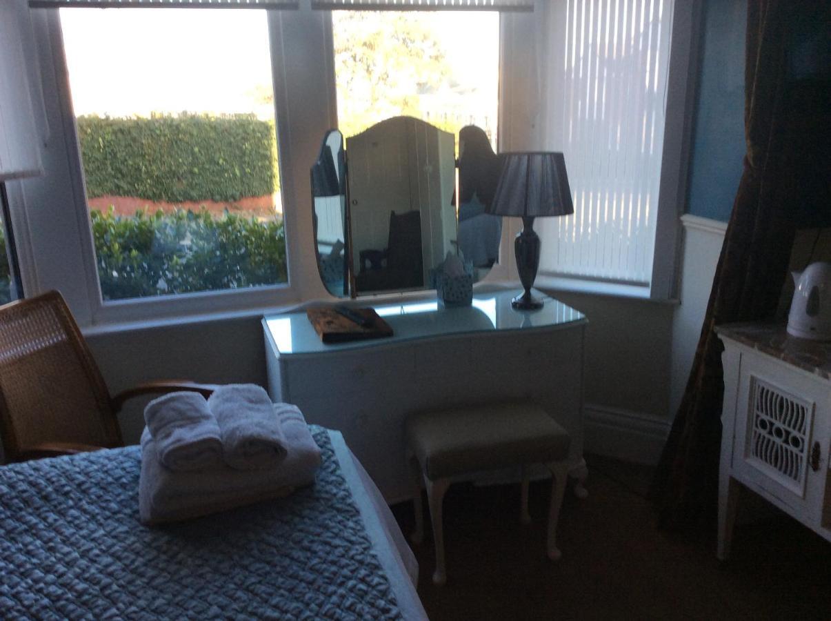 Dunsandles Guesthouse Wallasey Esterno foto